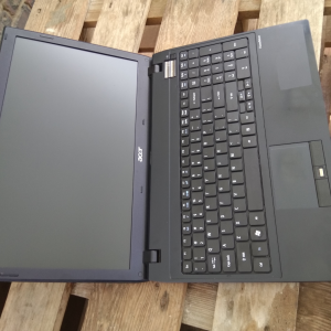 Acer-Travelmate-8572-1